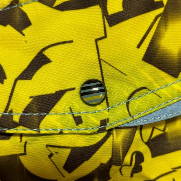 OAKLEY LOGO SURF / SWIM / BOARD SHORTS COMBO WITH WAX COMB & TOOL SZ36 - Picture 2 of 11